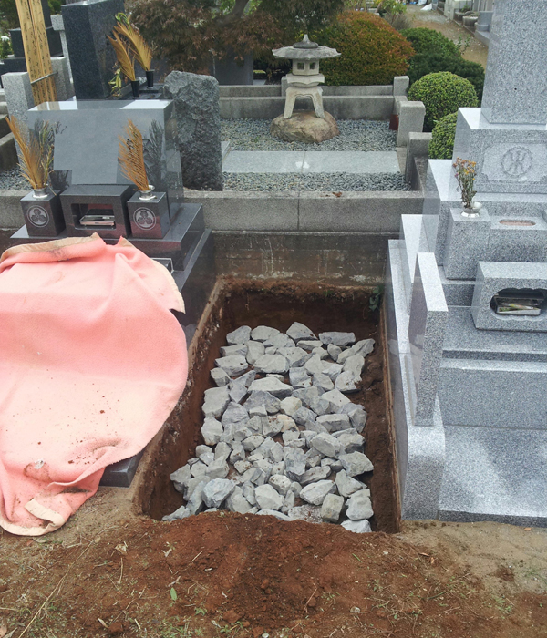 ぐり石(割栗石)